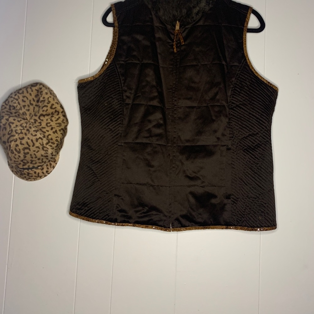 Reversible Vest - Picture 6 of 9